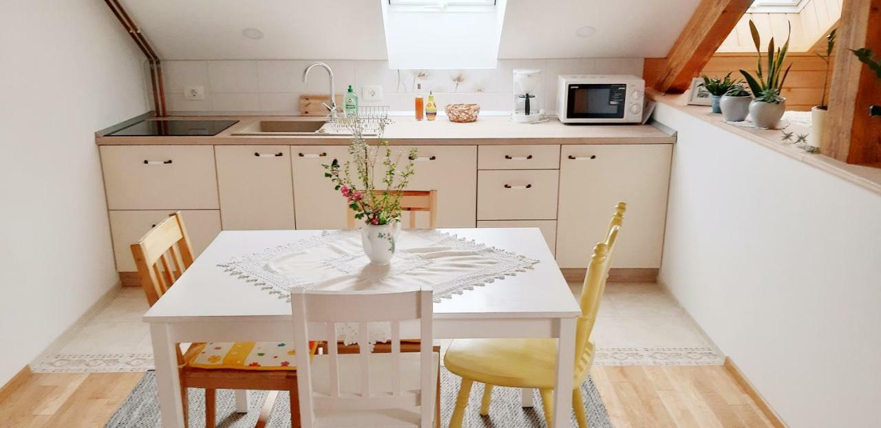Prenocisca Angelin Hram, Tiny Apartments Markovec ภายนอก รูปภาพ